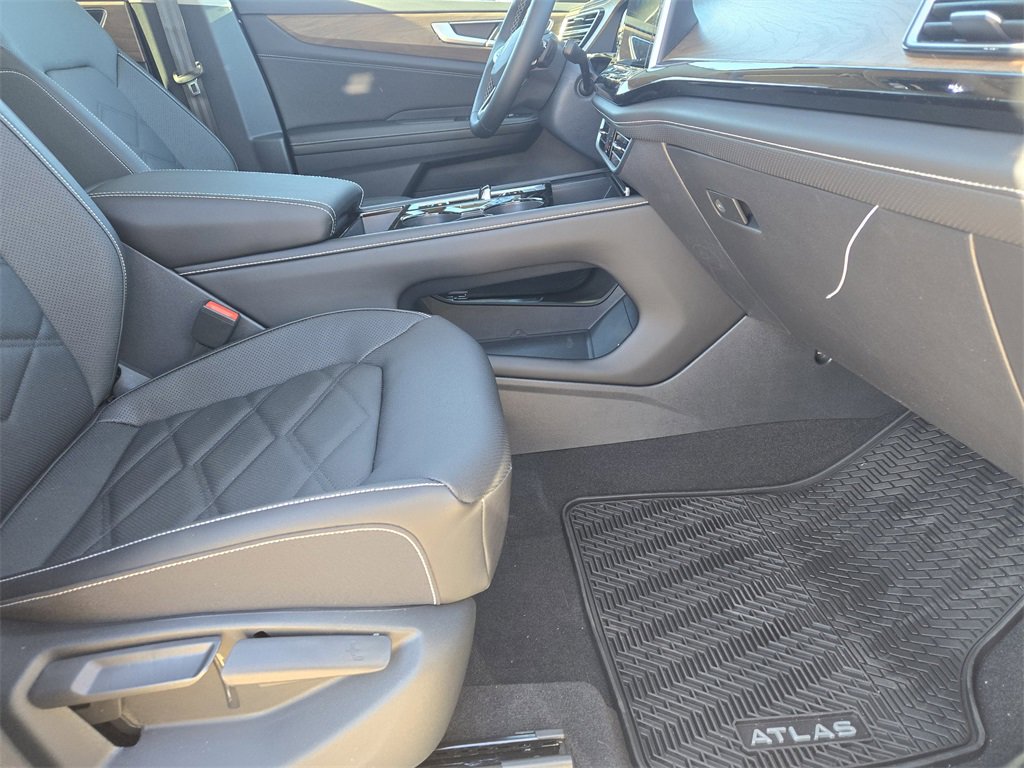 New 2026 Volkswagen Atlas SE image 11