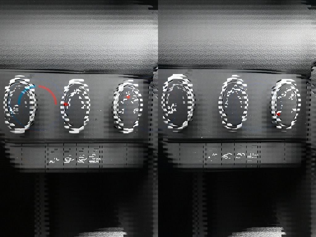 New 2026 Hyundai Elantra SE image 16