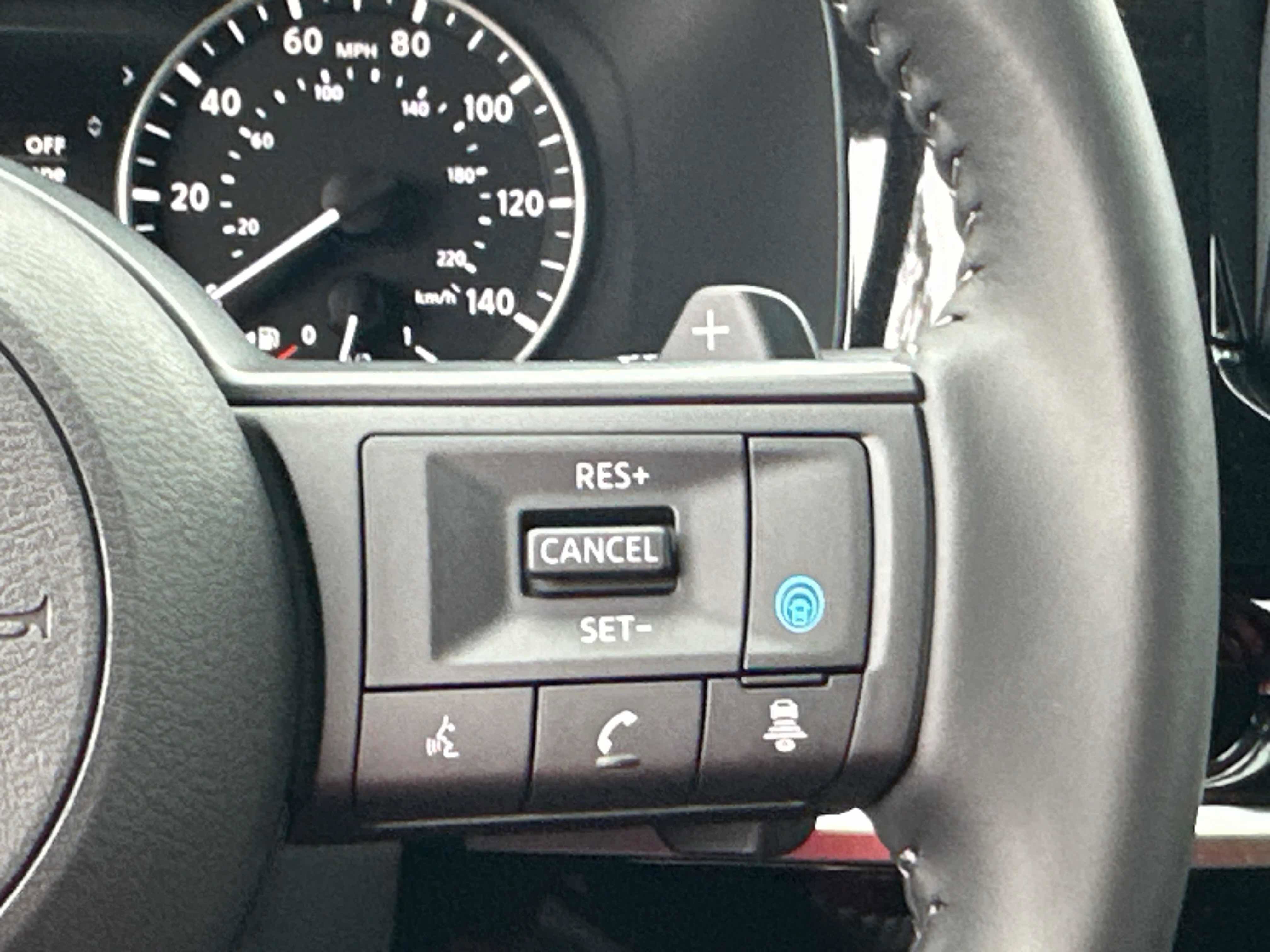 New 2025 Nissan Pathfinder SV w/ Black Appearance Package image 39