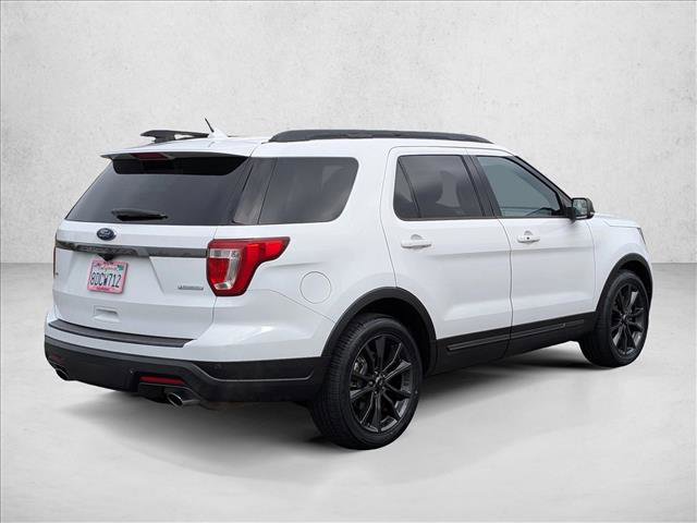 Used 2018 Ford Explorer XLT w/ Equipment Group 202A FWD image 5