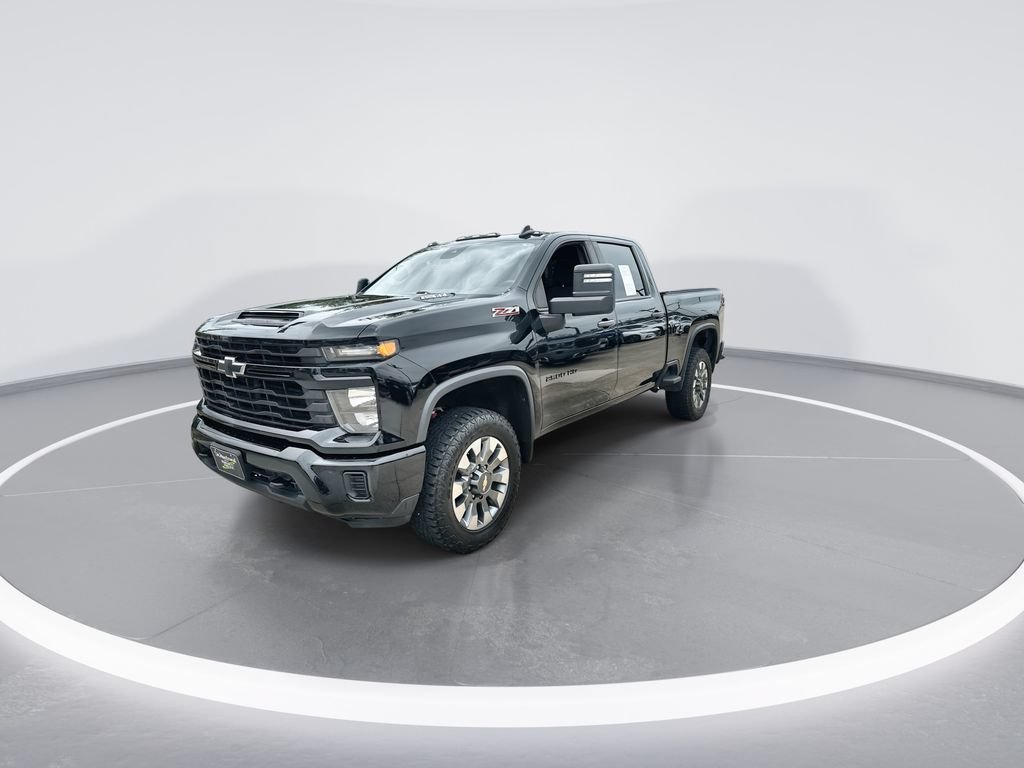 Used 2024 Chevrolet Silverado 2500 Custom w/ Custom Value Package AWD/4WD image 4