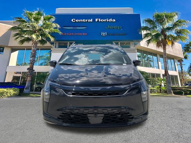 New 2027 Chrysler Pacifica Limited FWD image 3