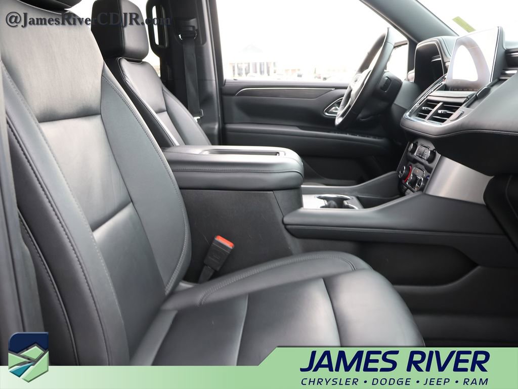 Used 2024 Chevrolet Suburban LT image 9