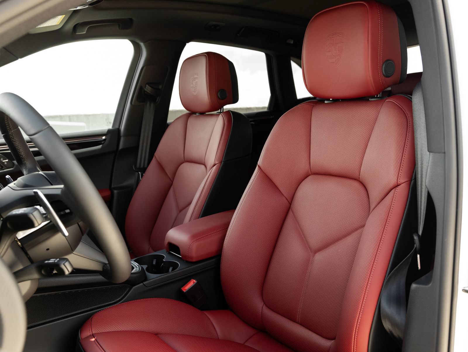 Certified 2023 Porsche Macan S AWD/4WD image 5