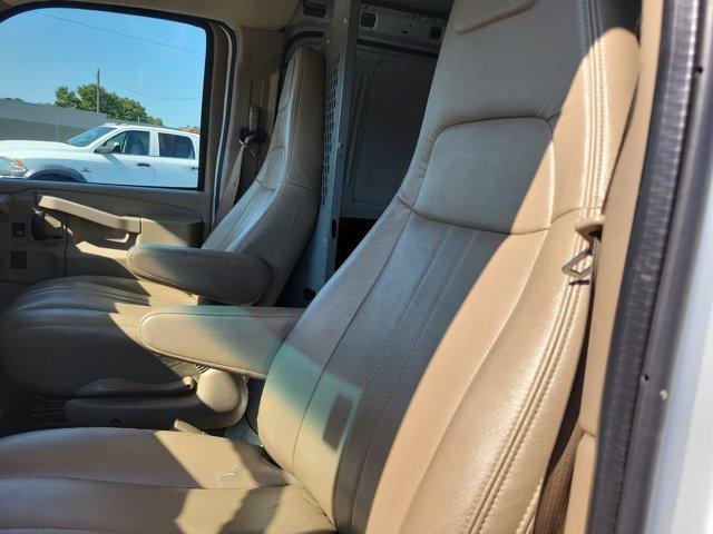 Used 2017 Chevrolet Express 2500 image 18