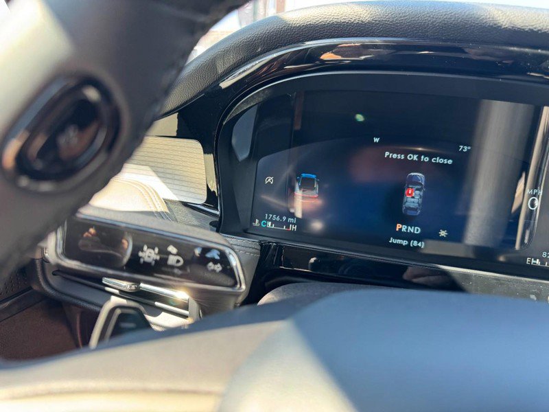 Used 2025 Lincoln Corsair Premiere AWD w/ Equipment Group 101A image 17