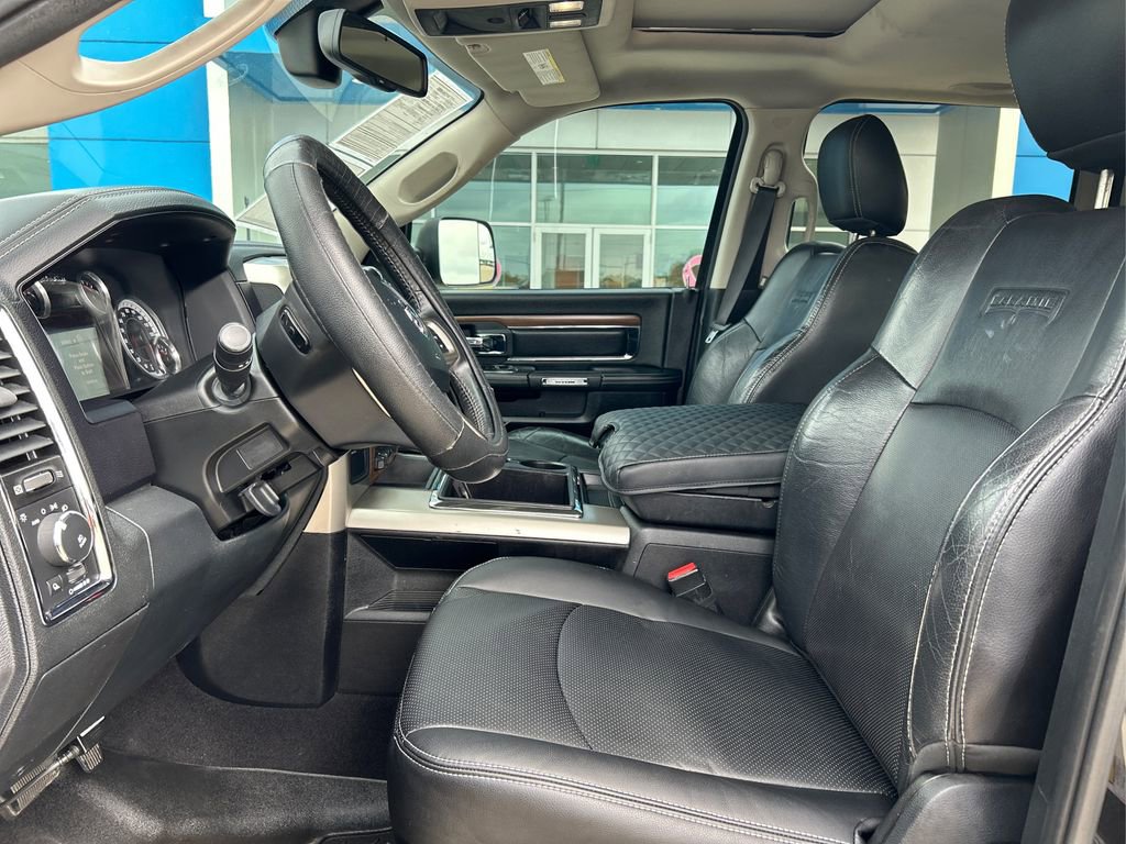 Used 2015 RAM 2500 Laramie w/ Black Appearance Group AWD/4WD image 9