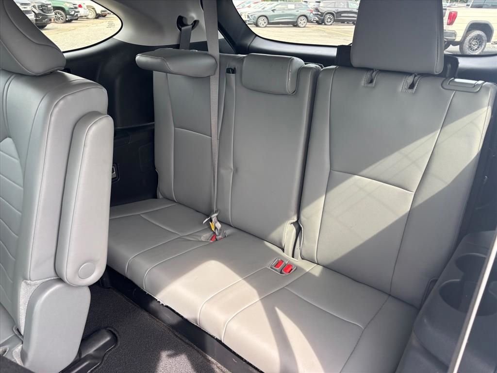 Used 2024 Toyota Highlander XLE FWD image 14