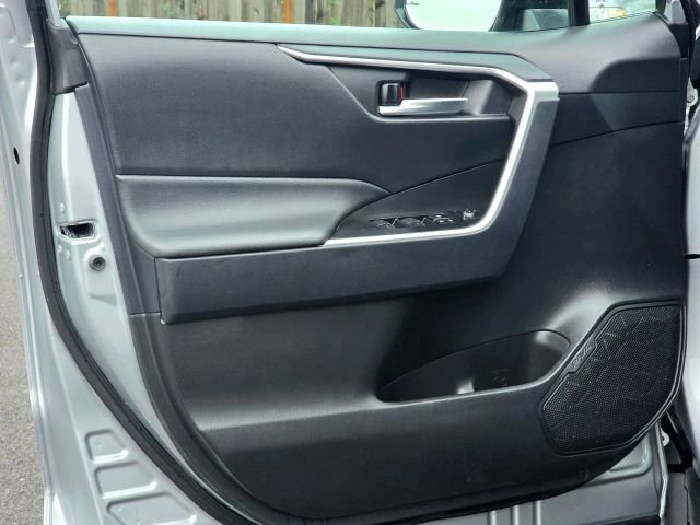 Used 2025 Toyota RAV4 XLE image 25