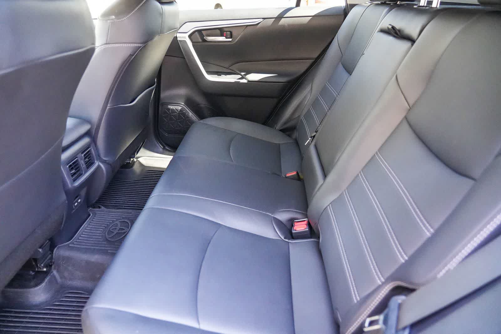 Used 2025 Toyota RAV4 XLE Premium FWD image 18