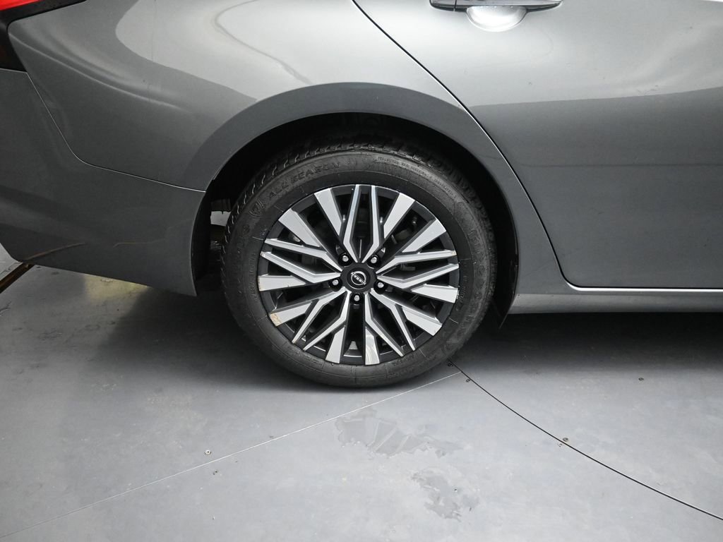 Used 2024 Nissan Altima 2.5 SV image 16