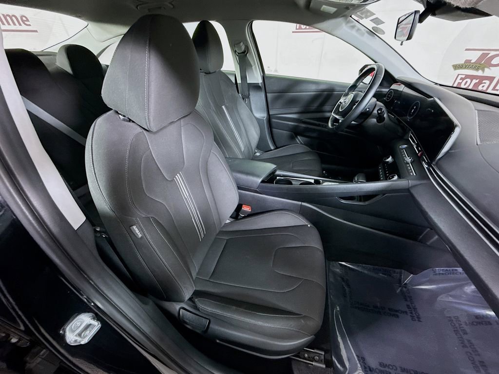 Certified 2023 Hyundai Elantra SEL w/ Convenience Package FWD image 31