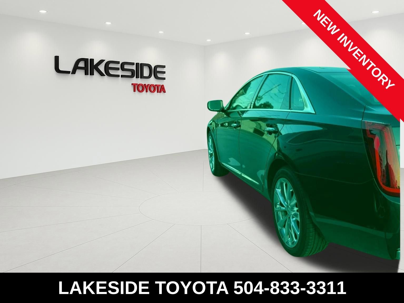 Used 2013 Cadillac XTS Luxury w/ Driver Awareness Package image 3