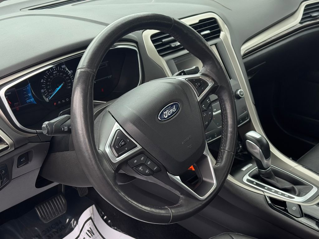 Used 2015 Ford Fusion SE w/ Equipment Group 202A FWD image 24