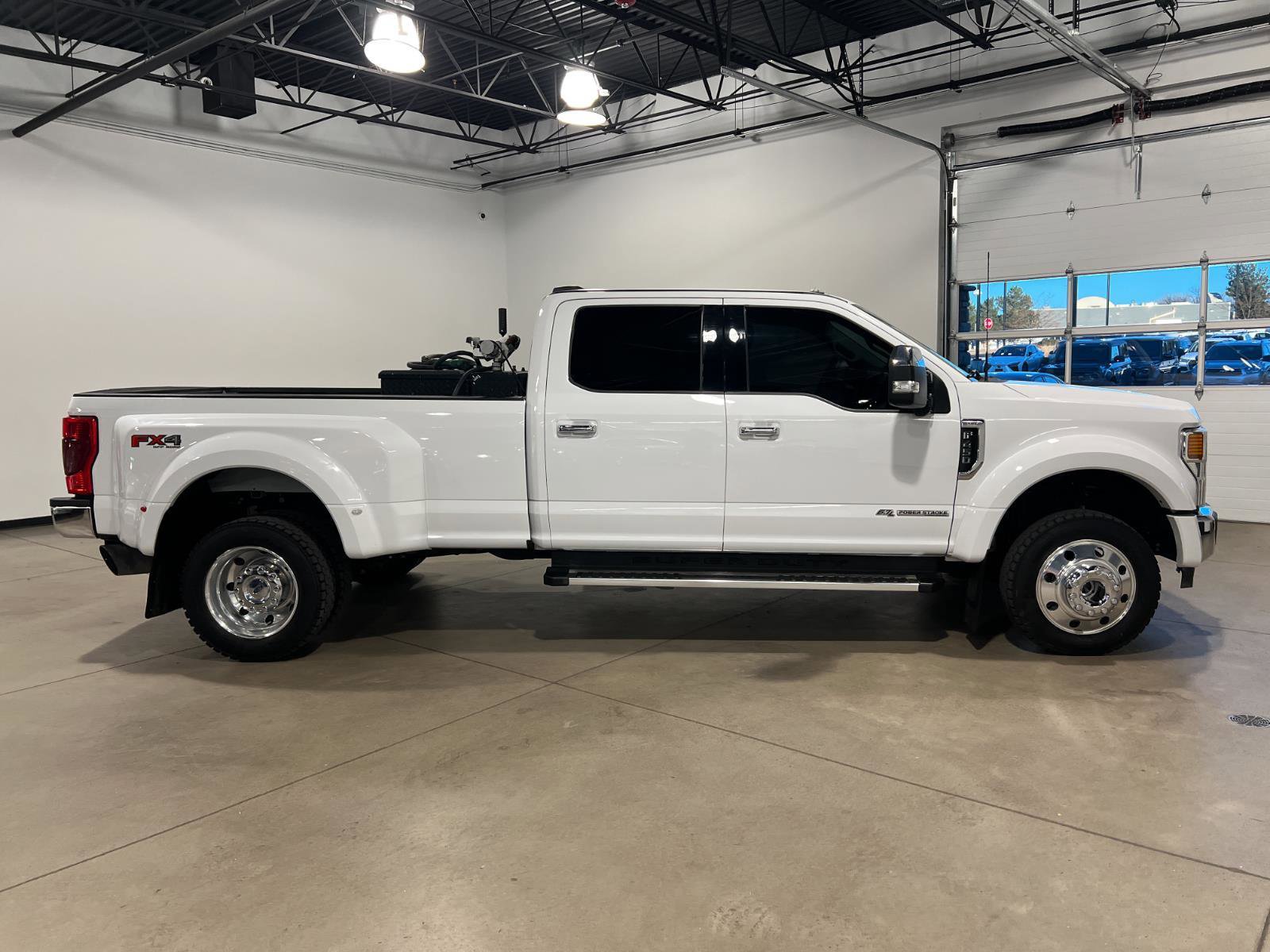 Used 2022 Ford F450 XLT w/ XLT Premium Package image 2