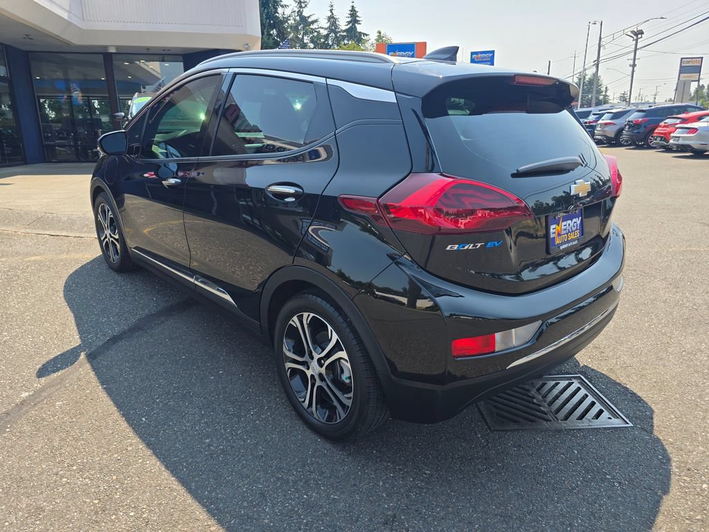 Used 2020 Chevrolet Bolt Premier w/ Infotainment Package FWD image 5