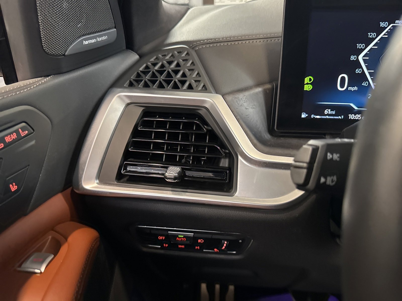 Used 2023 BMW X7 xDrive40i w/ M Sport Package image 48