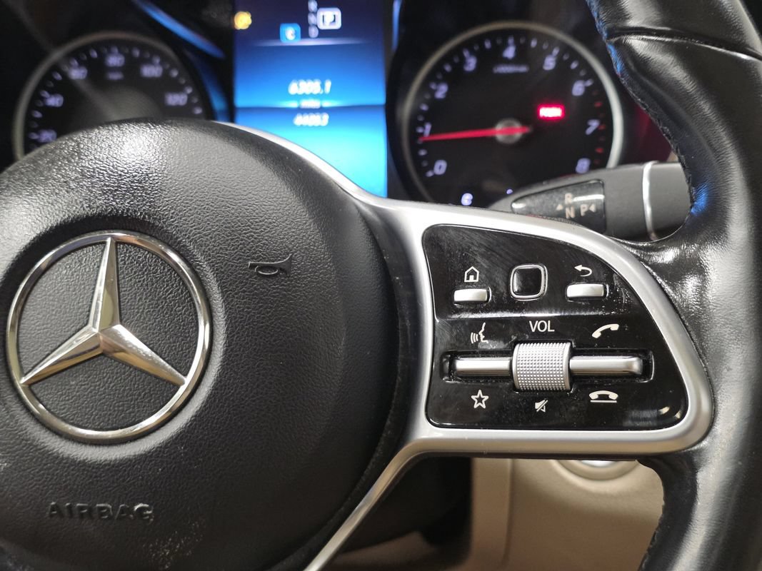 Used 2021 Mercedes-Benz GLC 300 4MATIC image 29