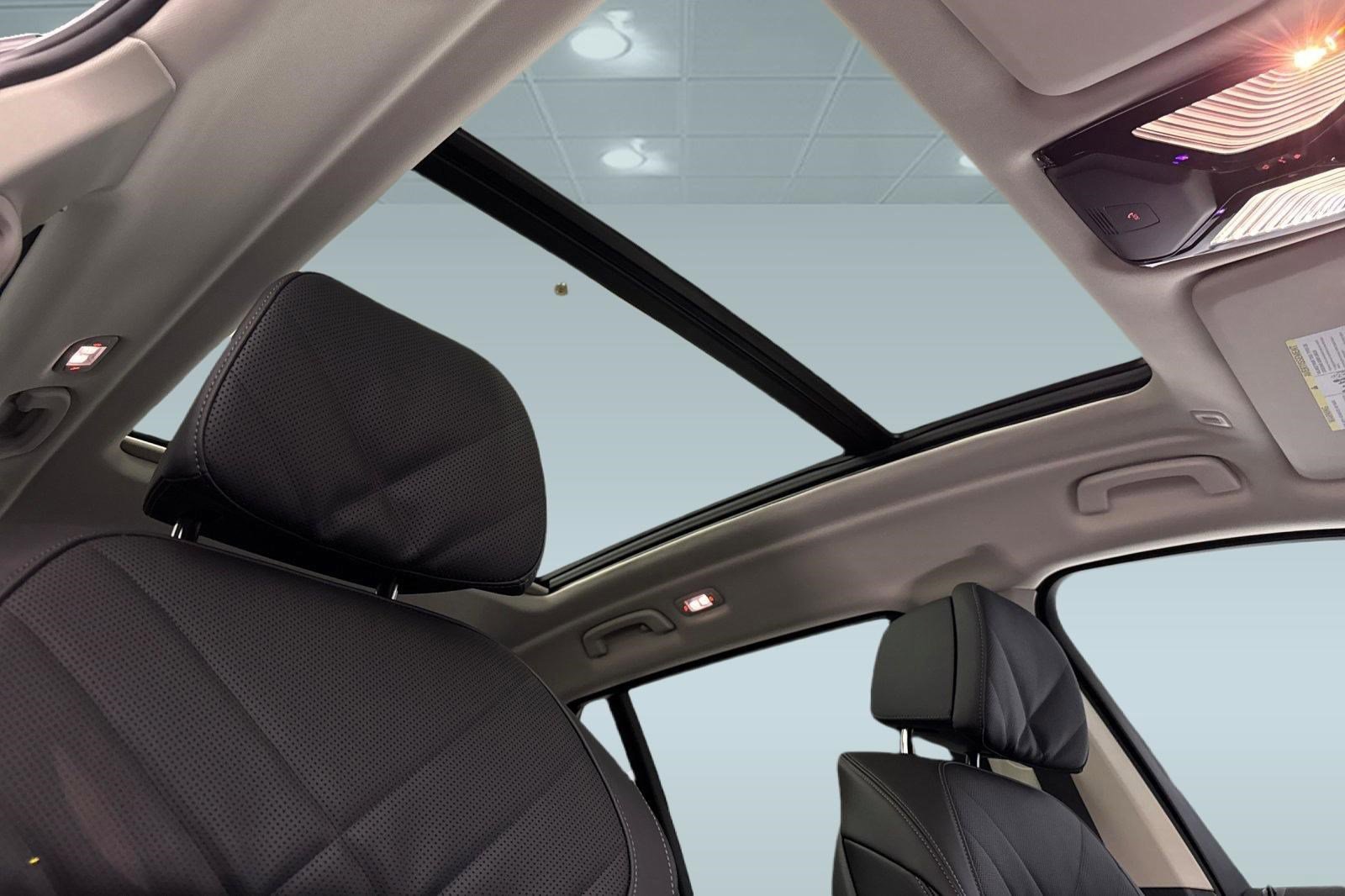 Used 2026 BMW X7 xDrive40i w/ Premium Package AWD/4WD image 14