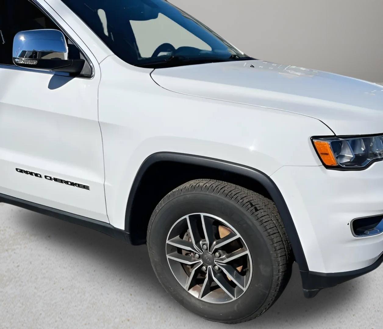 Used 2019 Jeep Grand Cherokee Limited AWD/4WD image 10