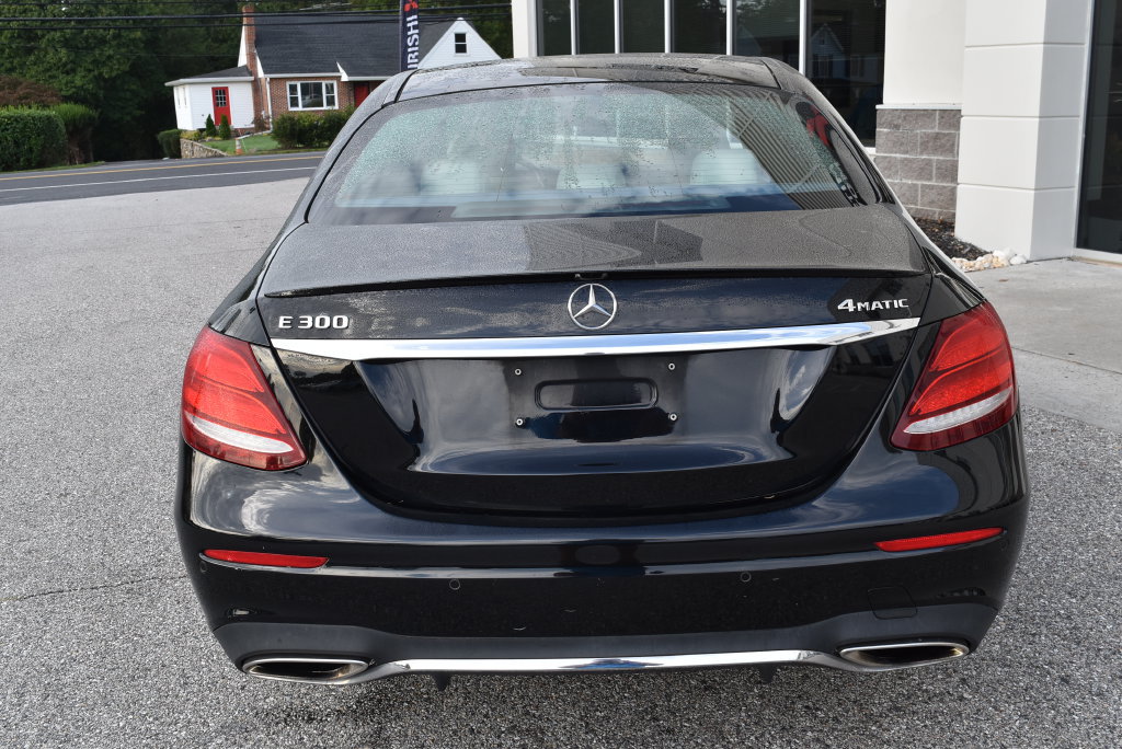 Used 2019 Mercedes-Benz E 300 4MATIC w/ Driver Assistance Package image 6