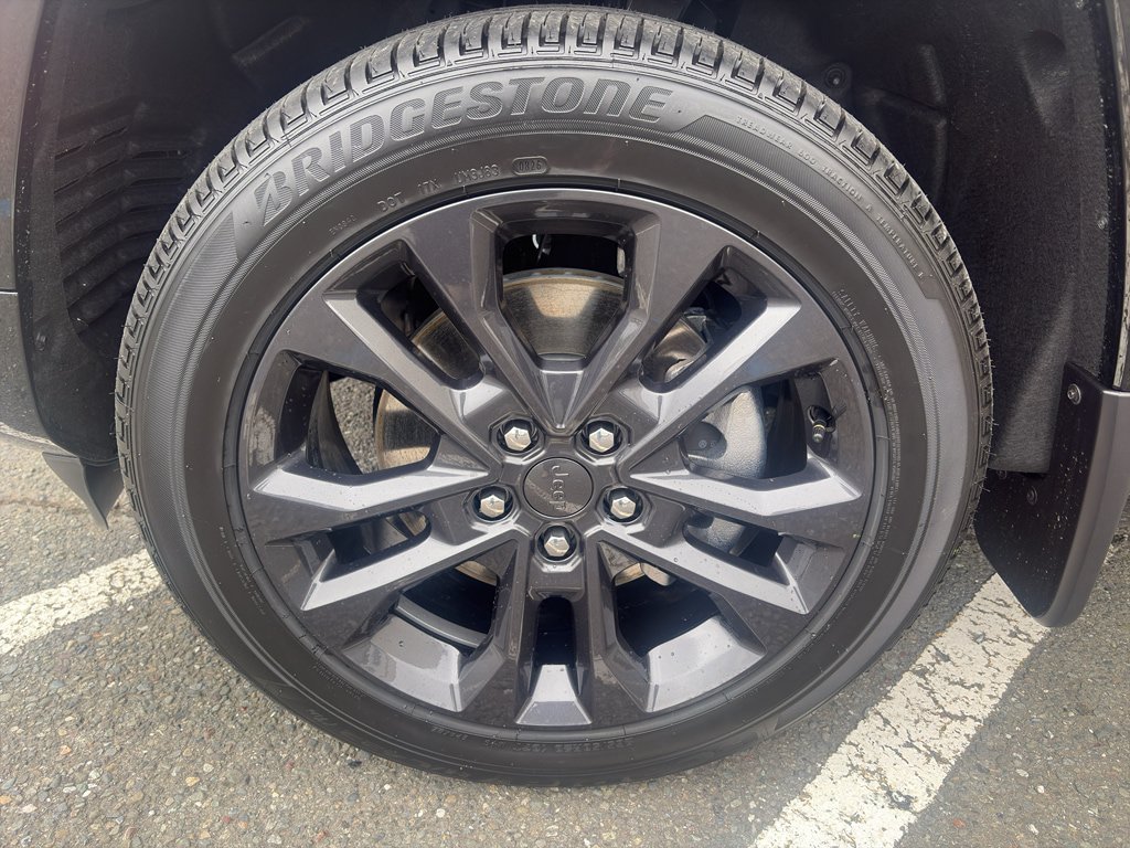 New 2026 Jeep Grand Cherokee L Limited AWD/4WD image 2
