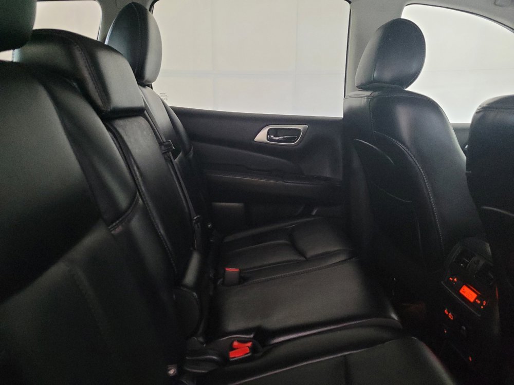 Used 2020 Nissan Pathfinder SL AWD/4WD image 19