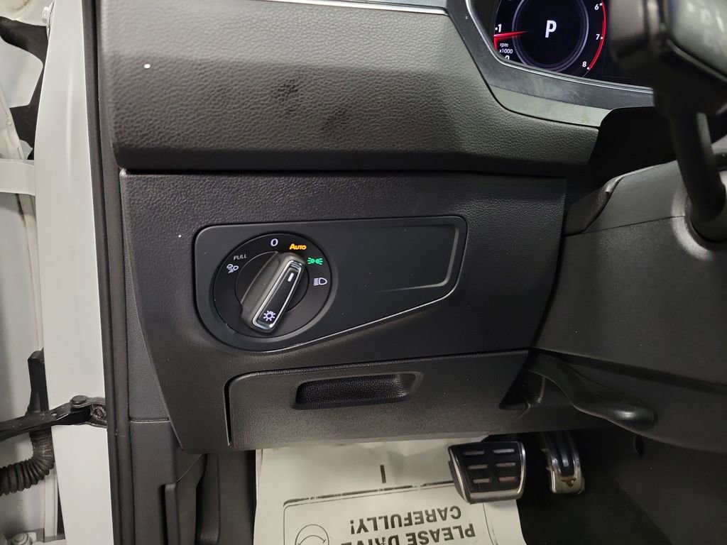 Used 2023 Volkswagen Tiguan SEL R-Line image 23