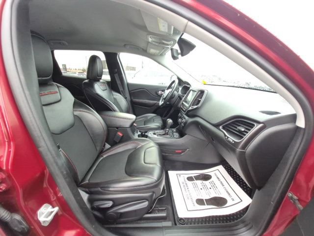 Used 2020 Jeep Cherokee Trailhawk w/ Cold Weather Group image 16