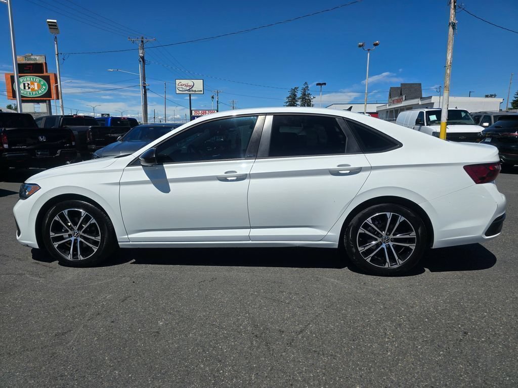 Used 2023 Volkswagen Jetta Sport FWD image 9
