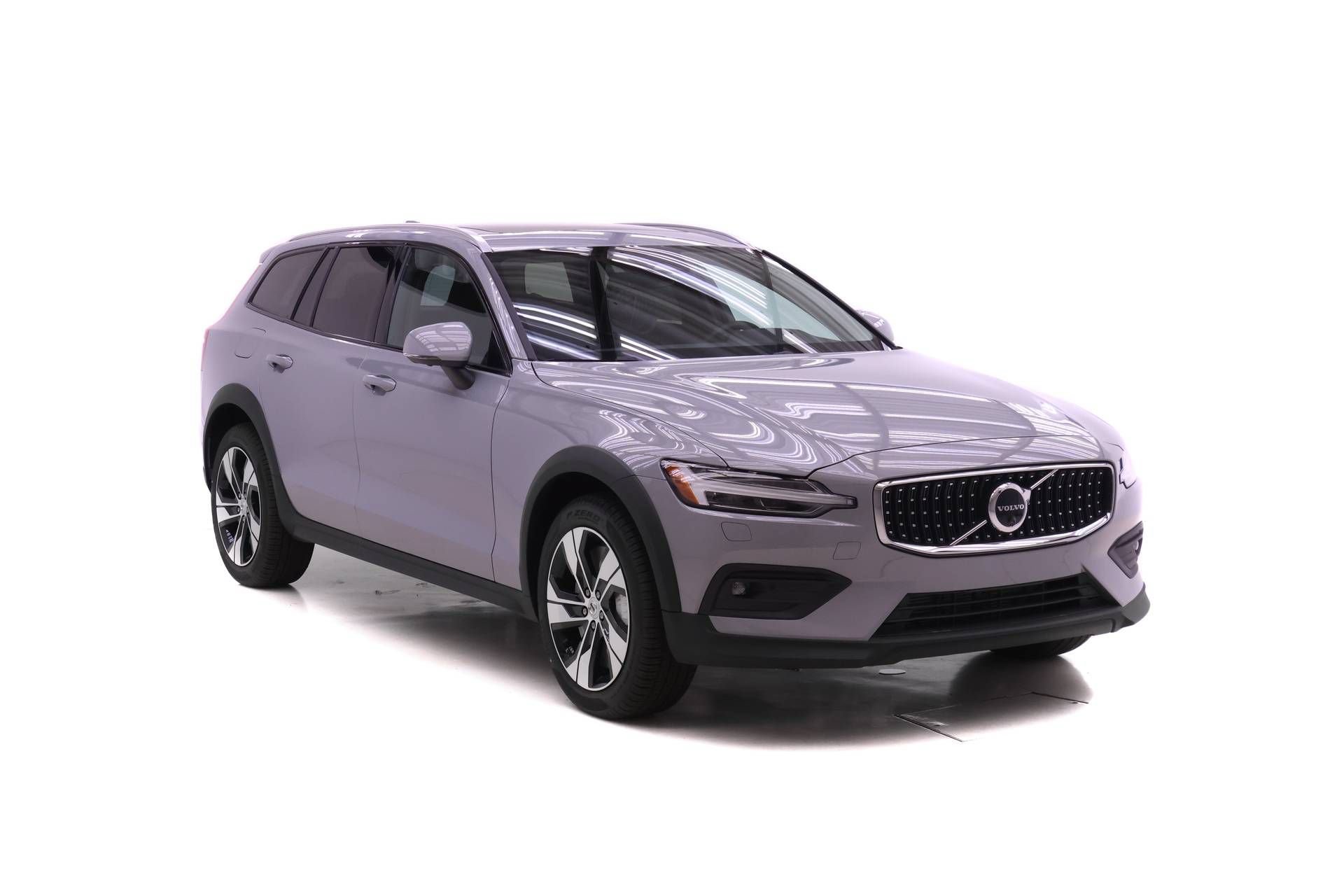 New 2026 Volvo V60 B5 Cross Country Plus w/ Climate Package AWD/4WD image 2