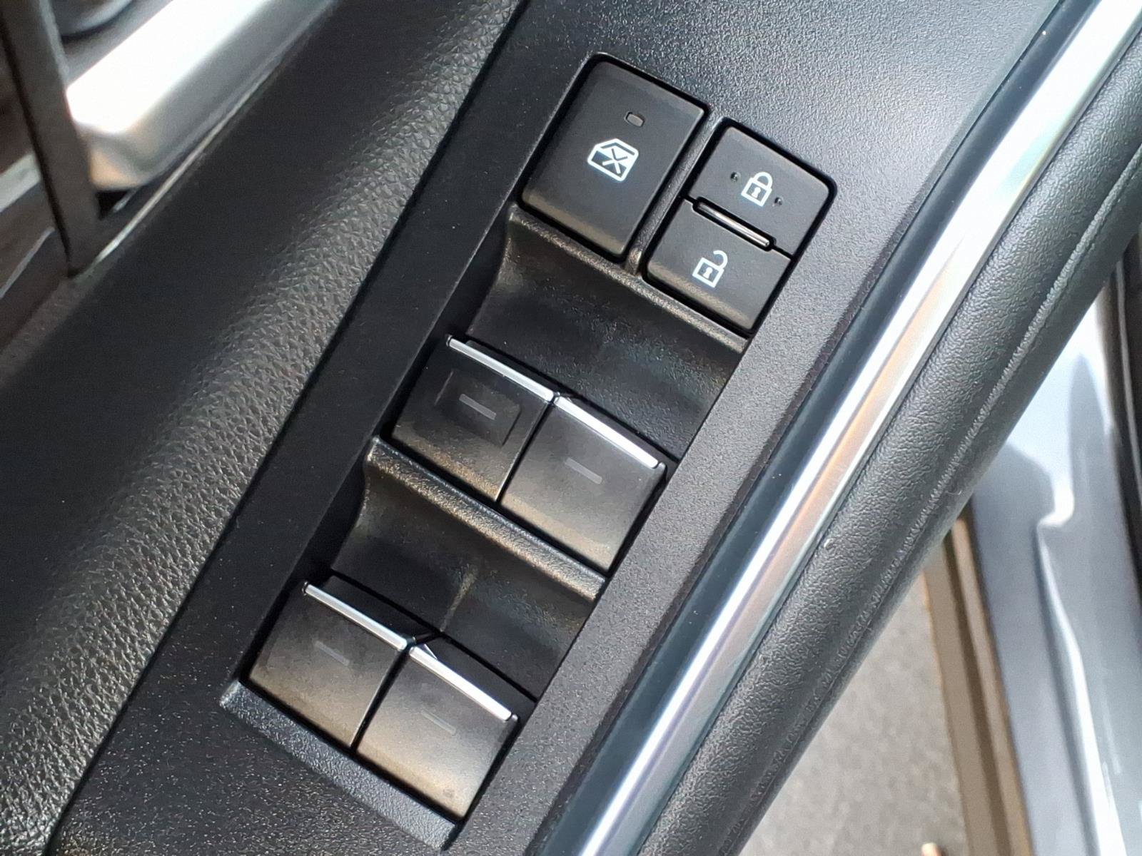 Certified 2024 Toyota Highlander Limited FWD image 13