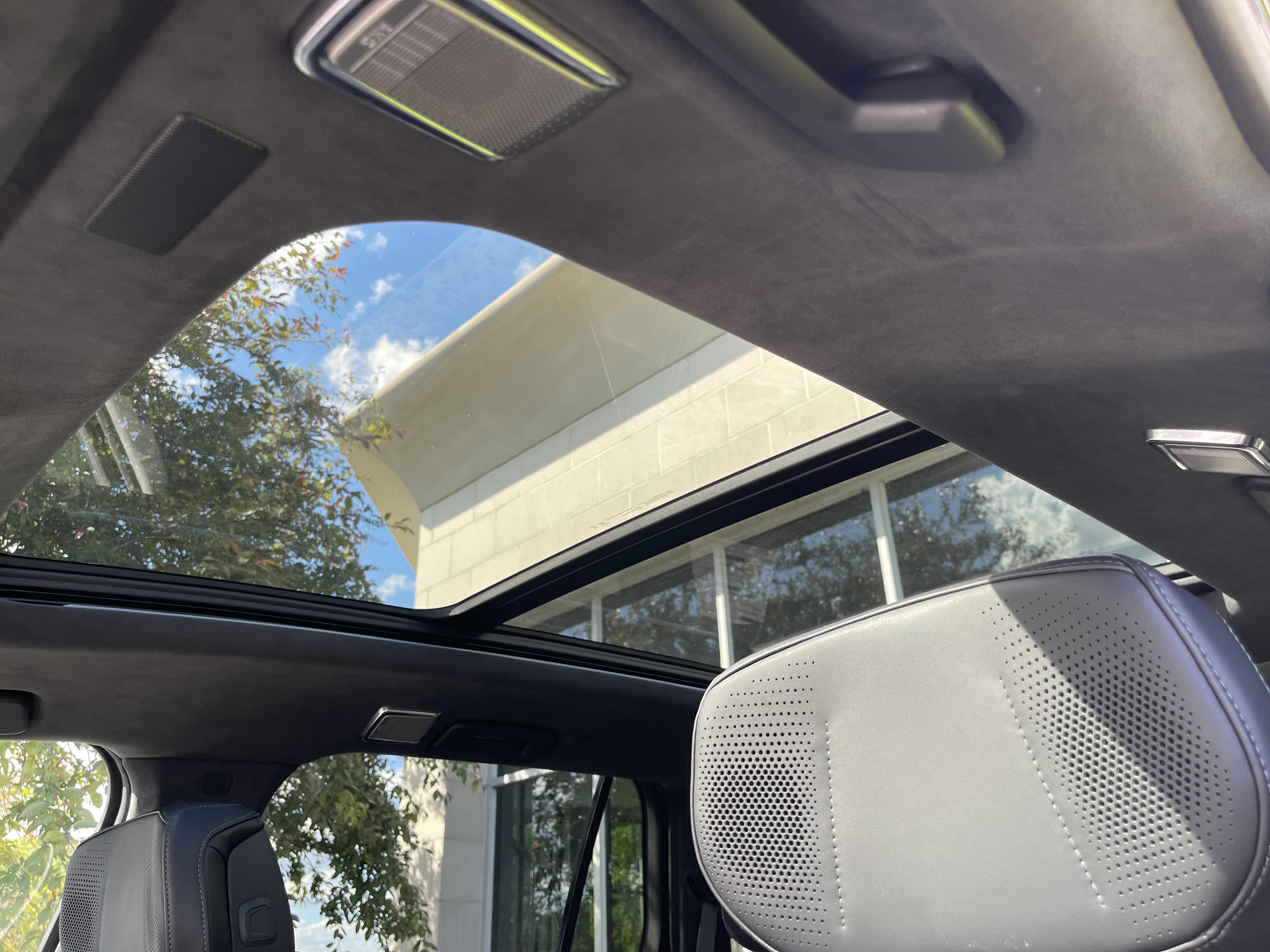 Used 2026 Cadillac Vistiq Platinum w/ LPO, Floor Liner Package AWD/4WD image 10