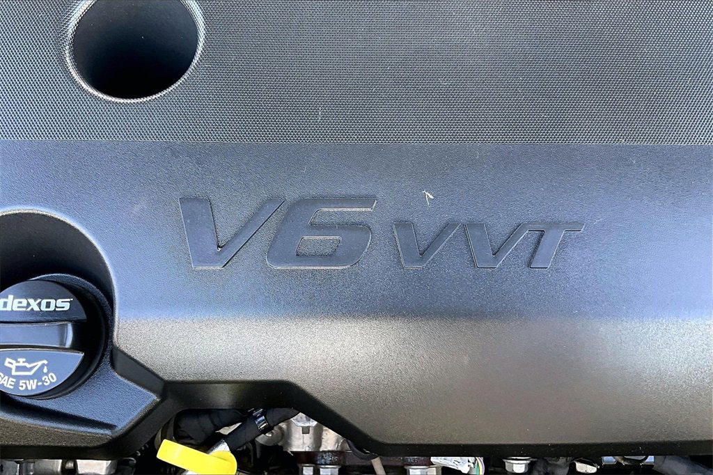 Used 2023 Chevrolet Traverse LT image 31