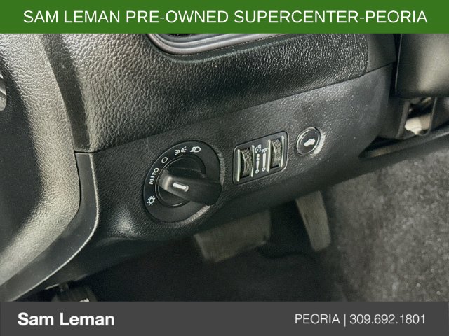Used 2023 Dodge Challenger SXT RWD image 10