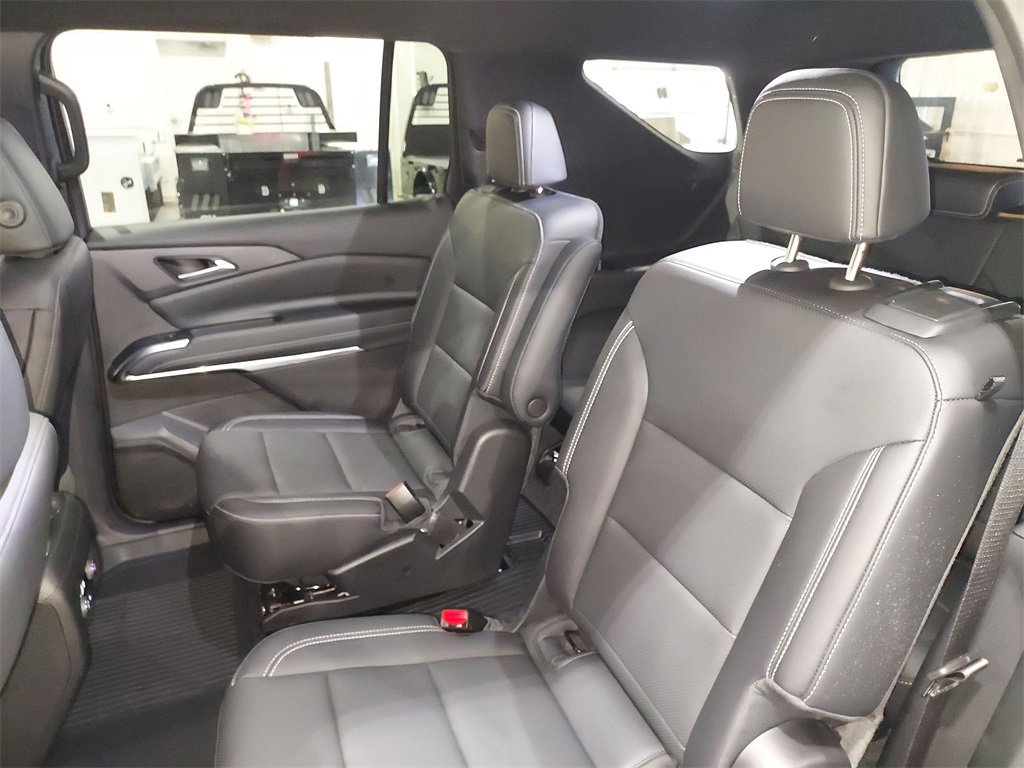 Used 2025 Chevrolet Traverse LT w/ Midnight/Sport Edition image 27