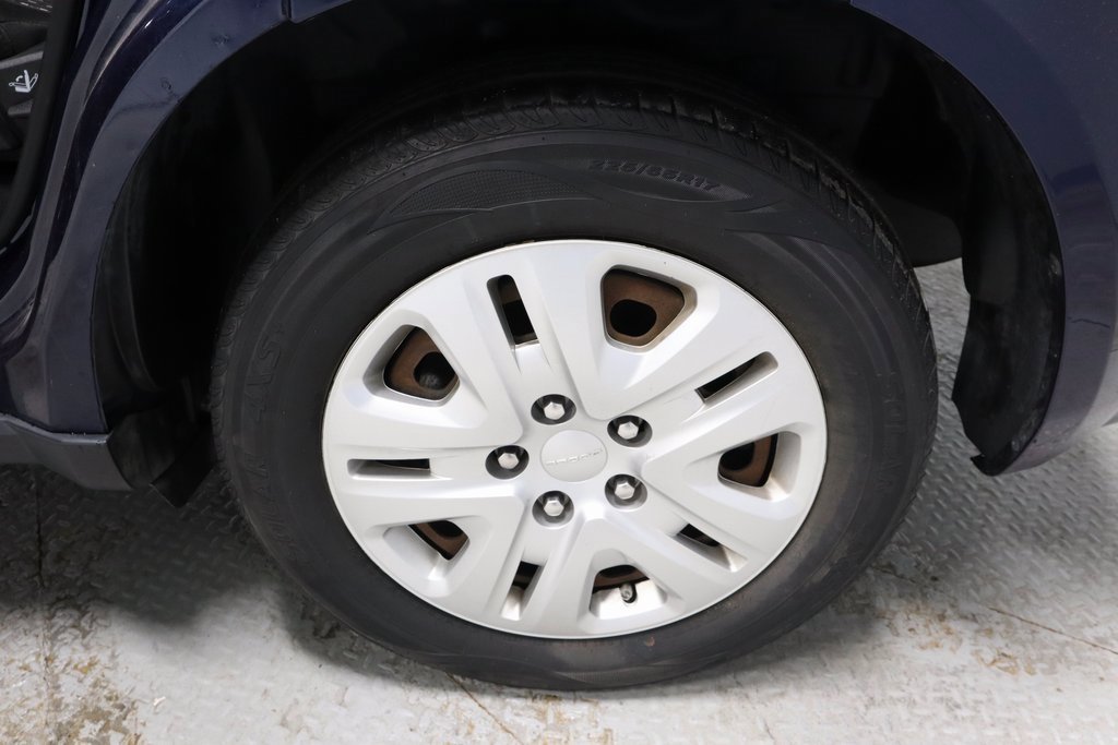 Used 2019 Dodge Journey SE image 17