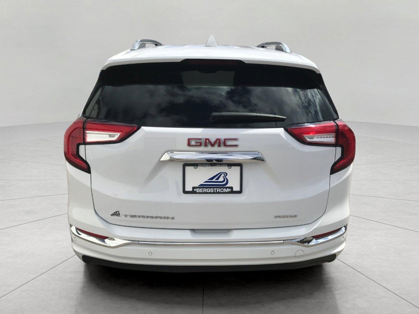 Used 2024 GMC Terrain Denali image 28