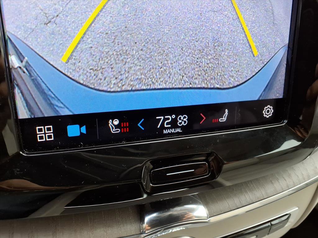 Certified 2023 Volvo XC60 B5 Plus w/ Climate Package image 22