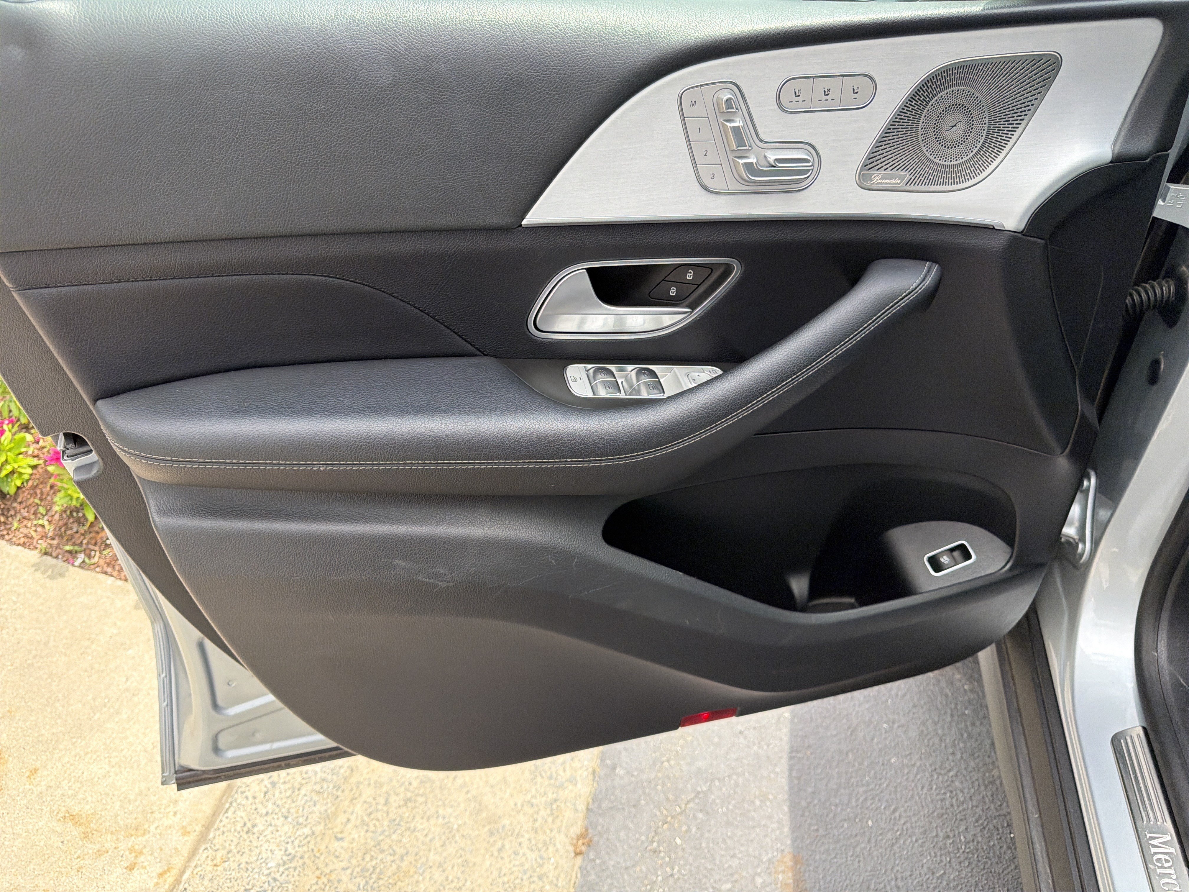 Used 2024 Mercedes-Benz GLS 450 4MATIC image 14