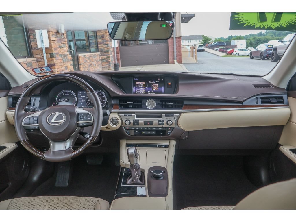 Used 2017 Lexus ES 350 w/ Premium Package FWD image 14