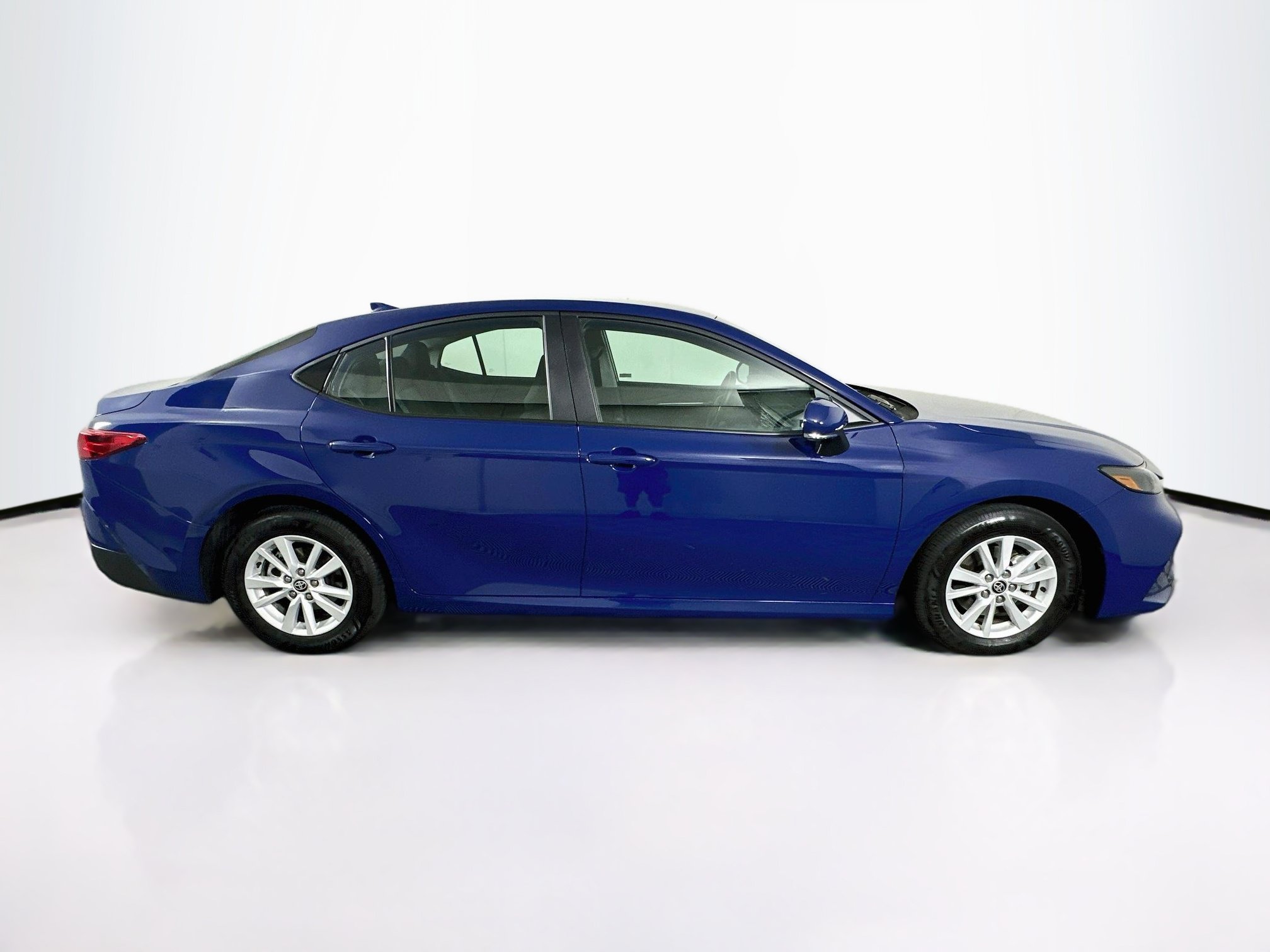 Used 2026 Toyota Camry LE FWD image 10
