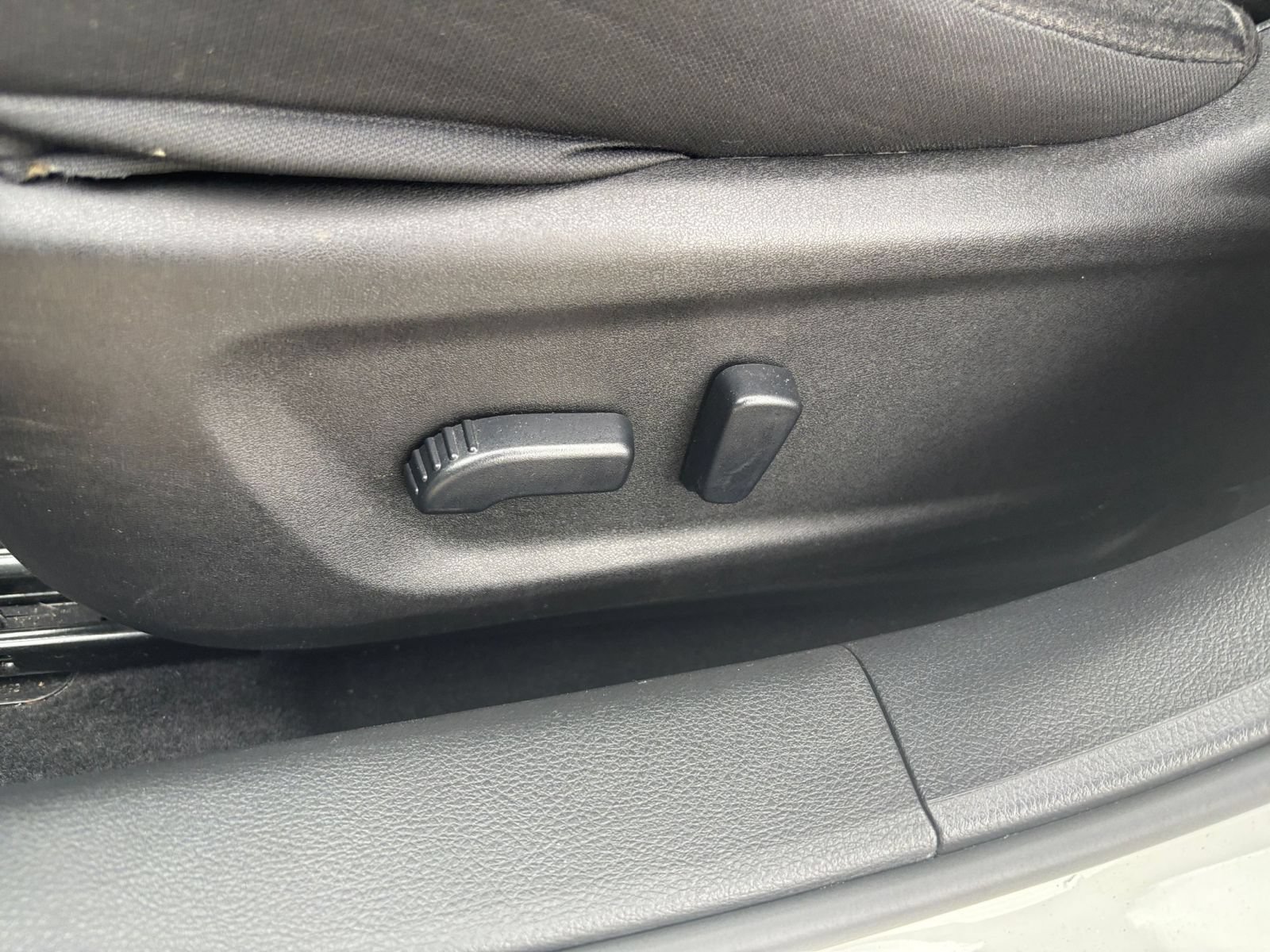 Used 2025 Nissan Altima 2.5 SV FWD image 18