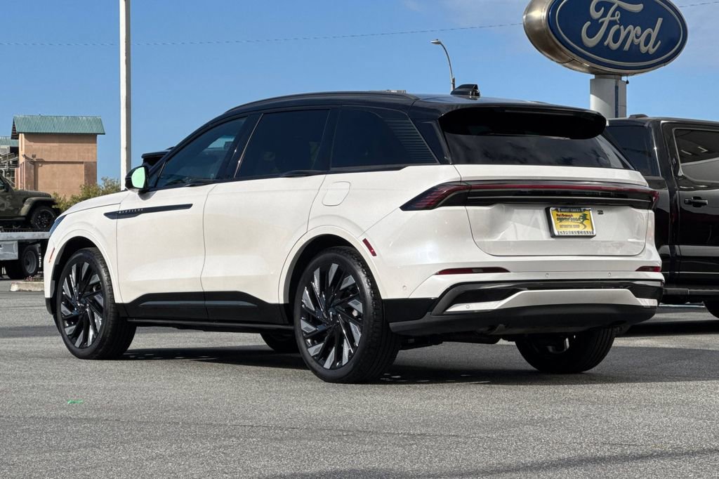 Used 2024 Lincoln Nautilus Reserve w/ Equipment Group 202A image 6