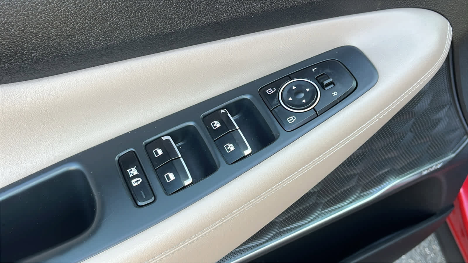 Used 2019 Hyundai Santa Fe AWD image 25