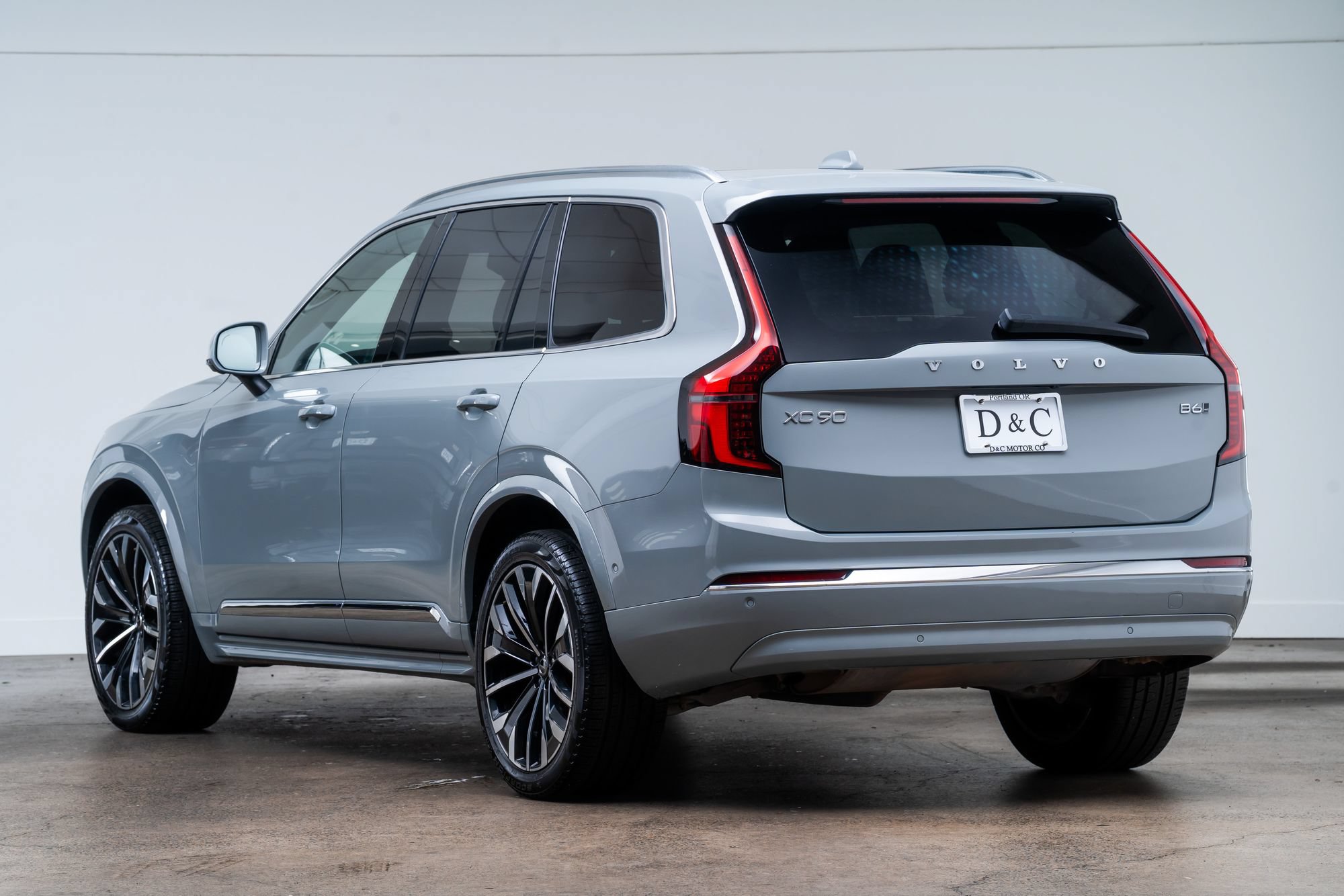 Used 2025 Volvo XC90 B6 Plus AWD/4WD image 5