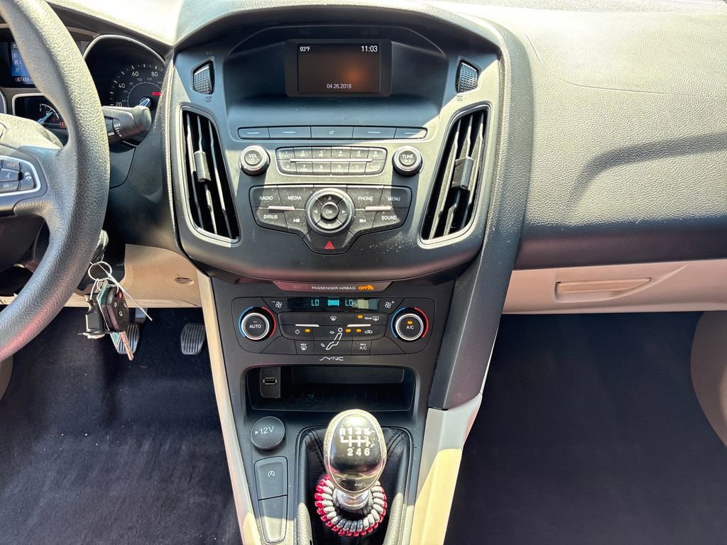 Used 2018 Ford Focus SE FWD image 23