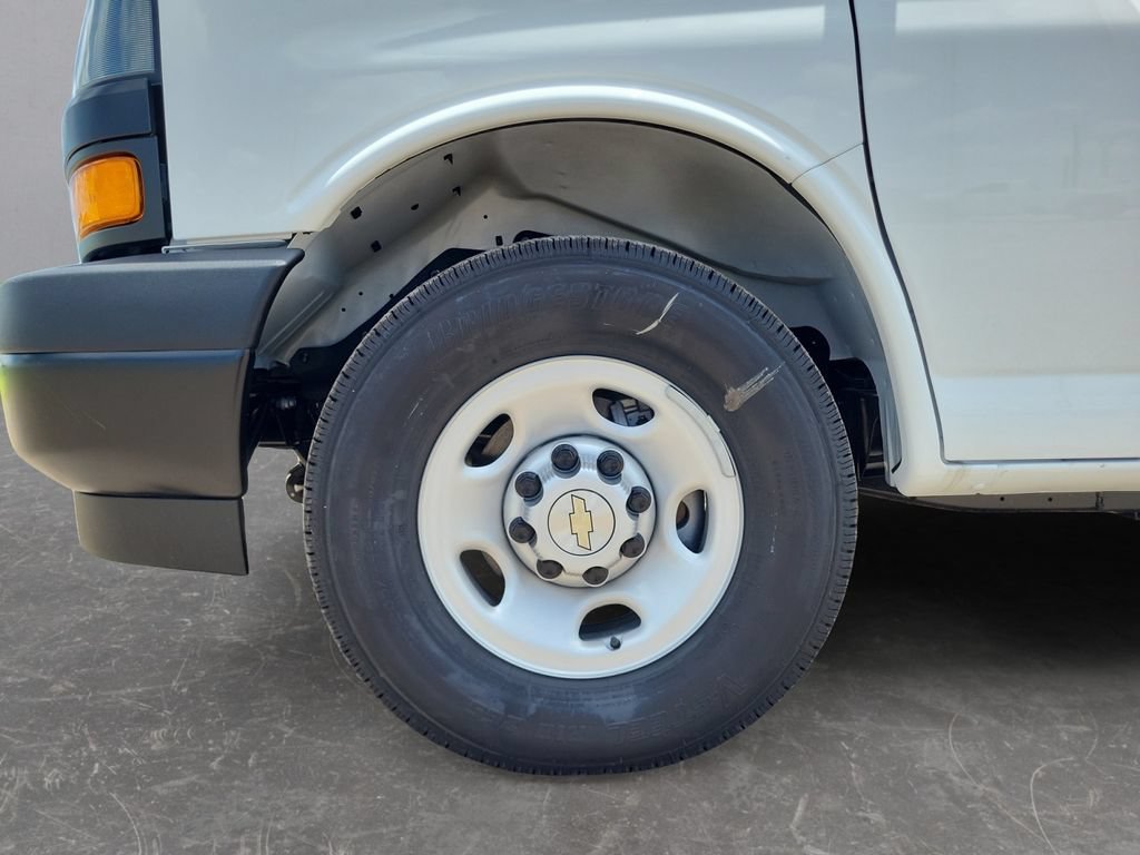 New 2026 Chevrolet Express 3500 LS RWD image 9