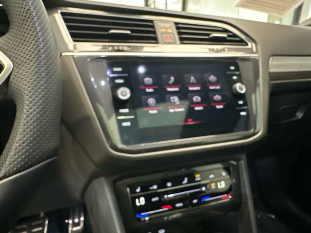 Used 2022 Volkswagen Tiguan SEL R-Line AWD/4WD image 26