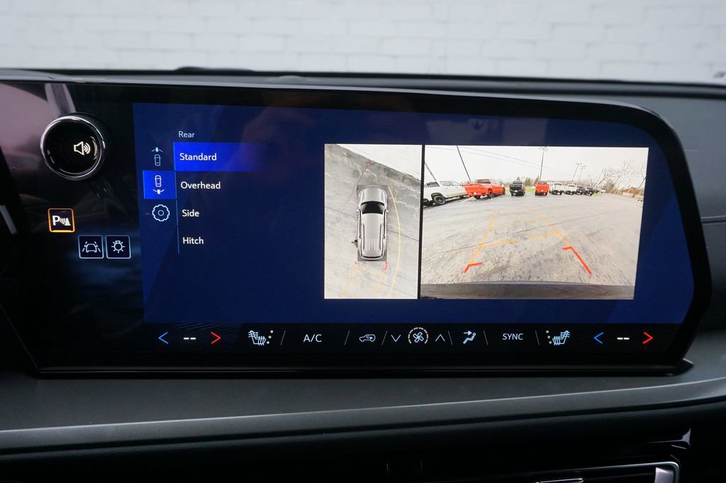 New 2026 Chevrolet Traverse LT image 16